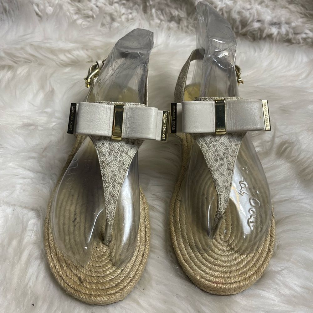 Michael Michael Kors leather beige logo espadrilles thong sandals bow accent SZ8